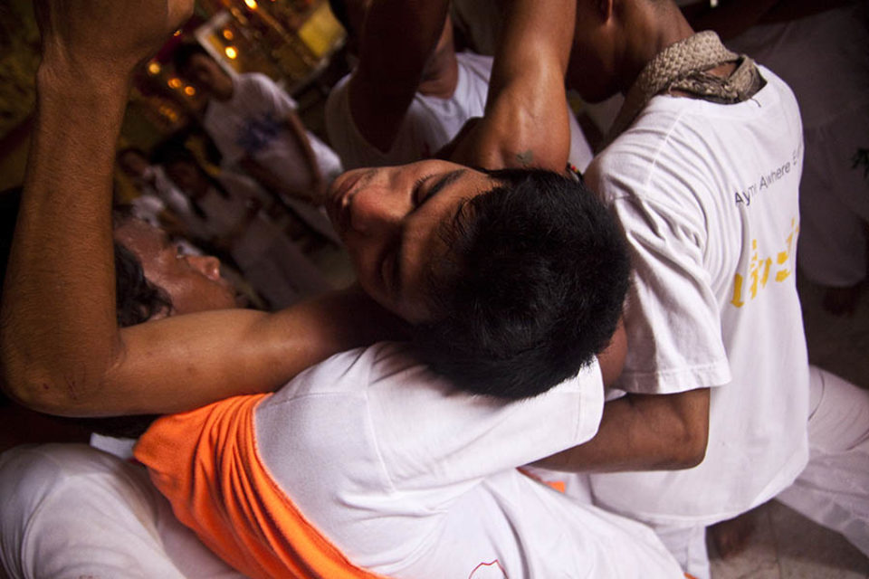 Ma-song faints out of his trance