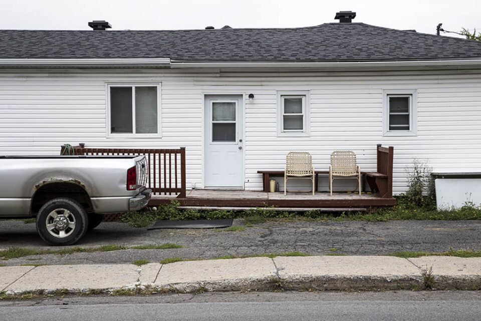 White suburban house, Longueuil