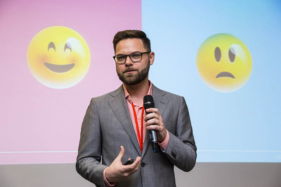 Speaker with emoticons shot by Montreal event photographer