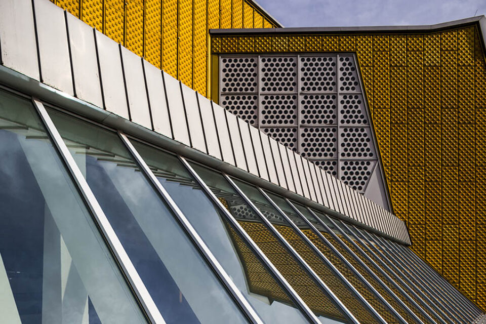 Berliner Philharmonie slanted window detail
