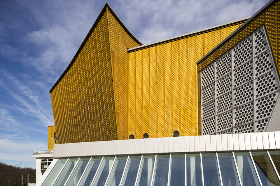 Berliner Philharmonie pointed roof detail
