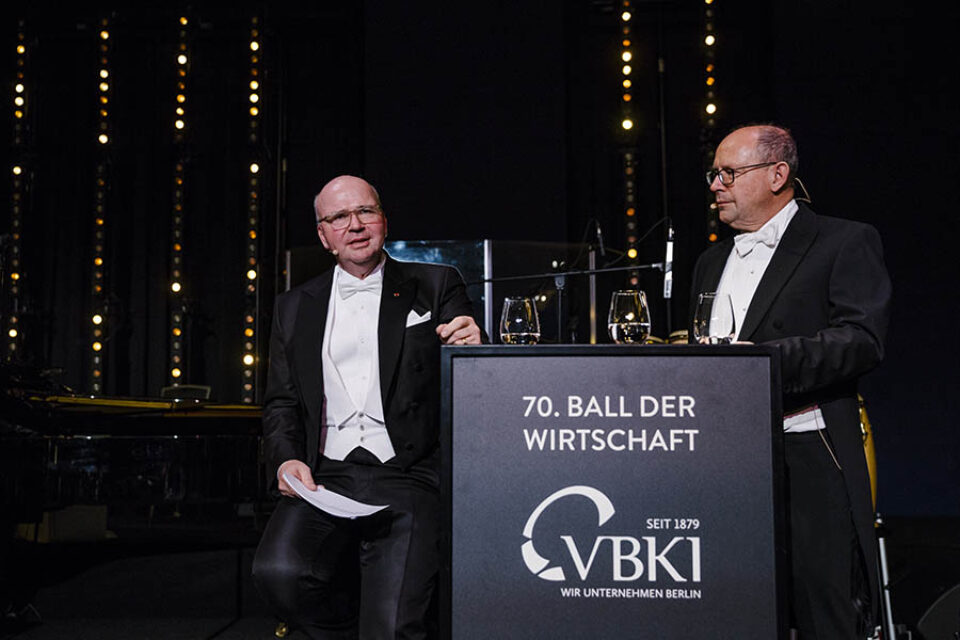 VBKI hosts give presentation