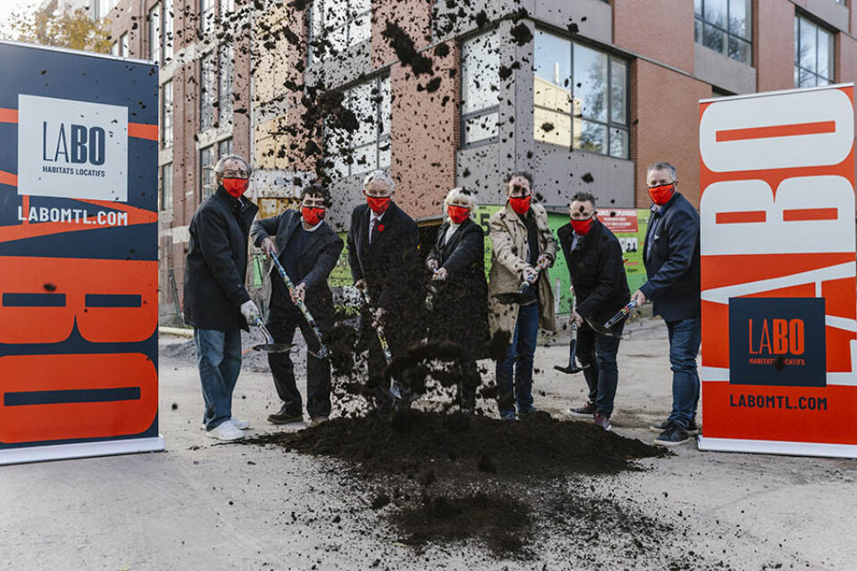 Ceremonial groundbreaking at Montreal real estate event