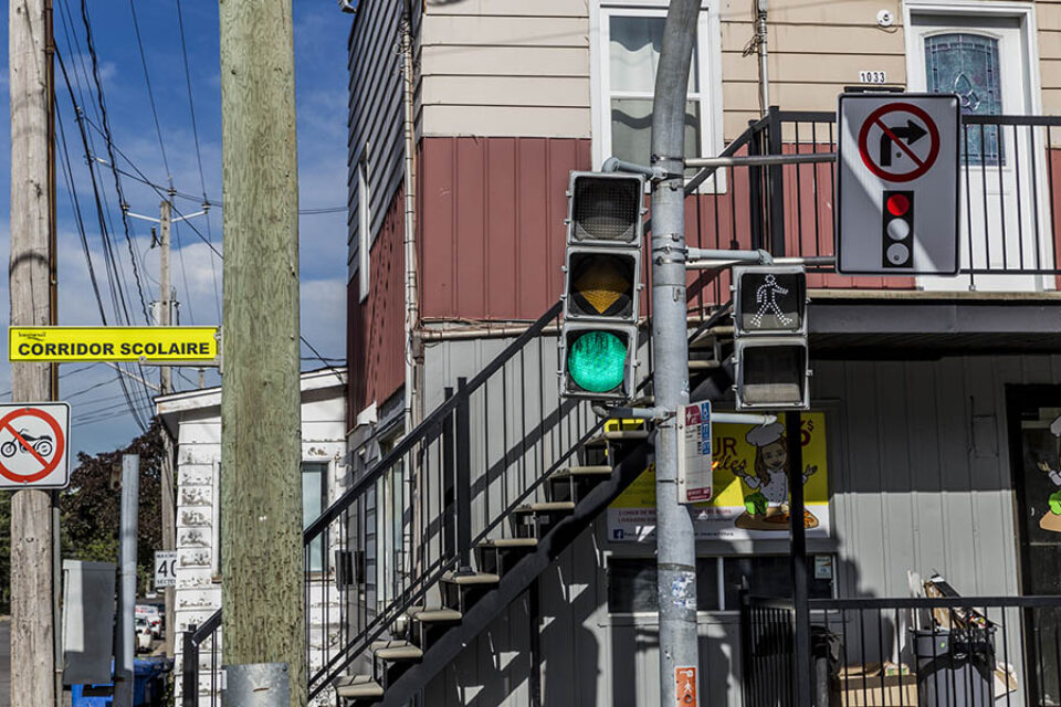 Longueuil Photographer - Pedestrian crossing signage