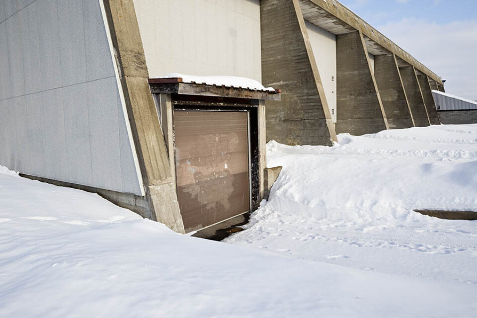 Loading bay and snow