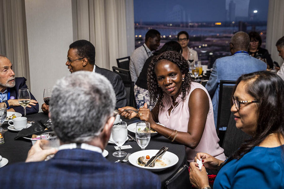 Montreal event photographer shot of gala dinner guests
