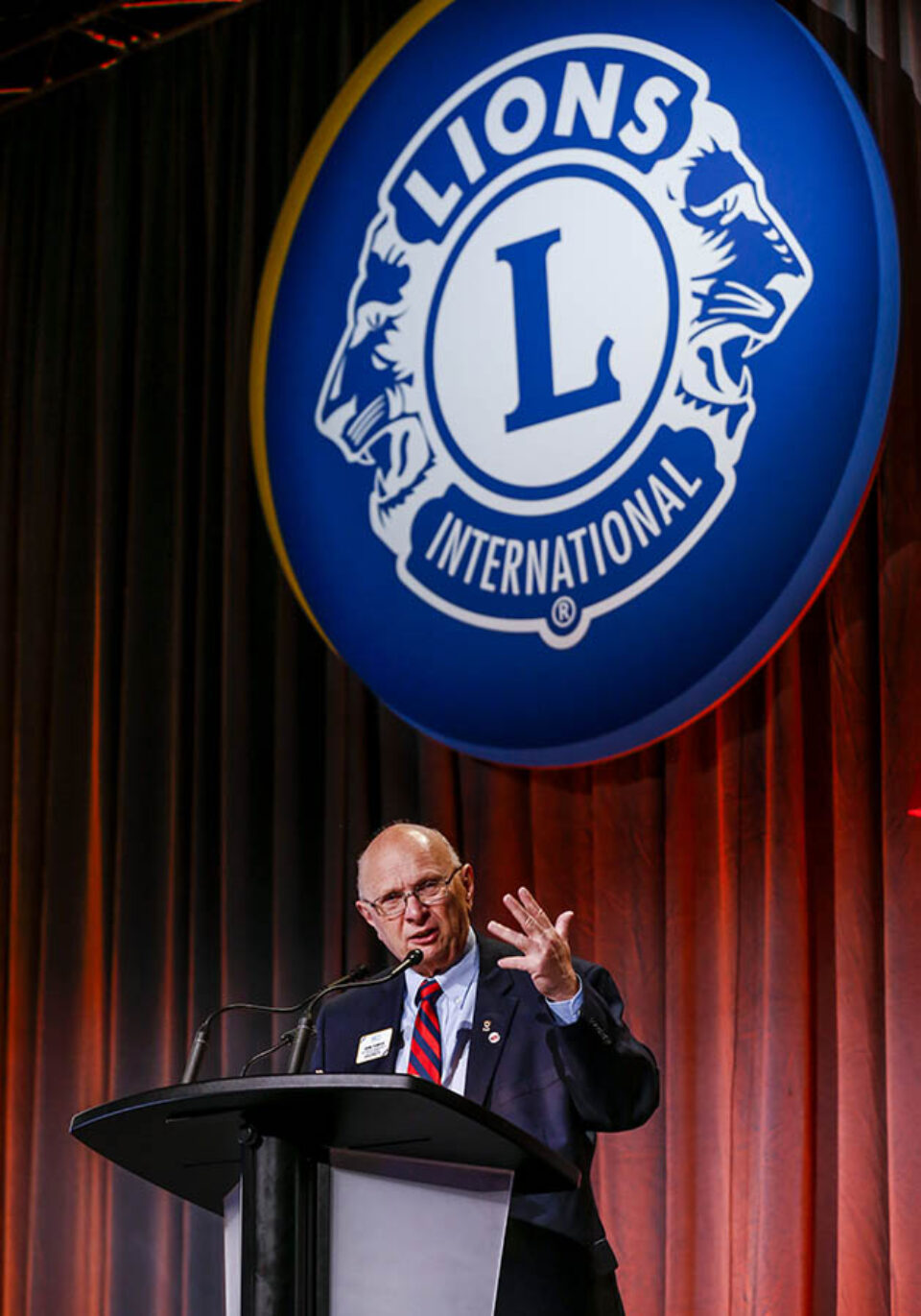 Montreal event photographer shot of presenter at Montreal Palais des Congres