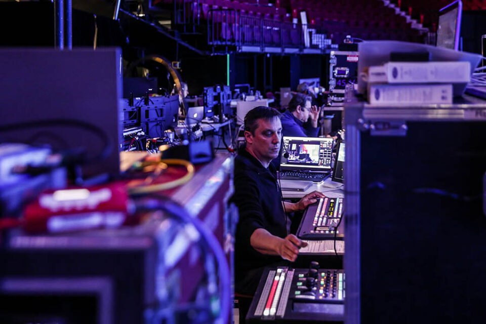 Audiovisual technician working during an event in Montreal