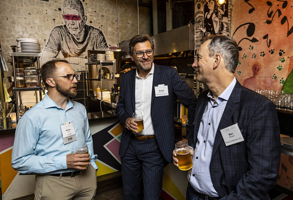Montreal networkers at canREA event