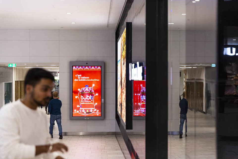 Bubly Christmas advert in mall - Montreal event photography