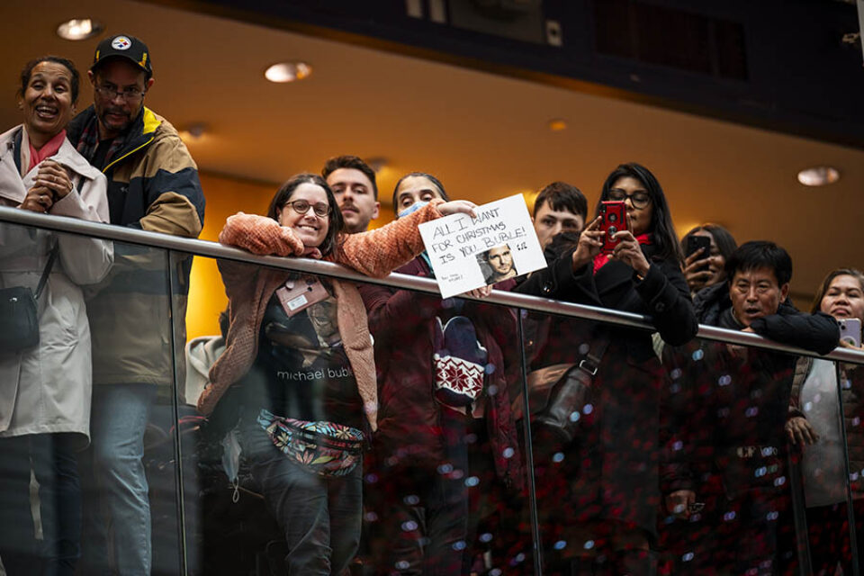 Michael Bublé fan sign at Toronto event