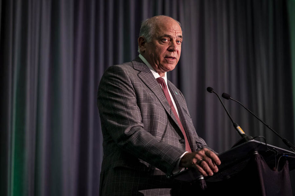 Keynote speaker, Quebec Minister for Economy, Innovation and Energy, Pierre Fitzgibbon, shot by a Montreal event photographer