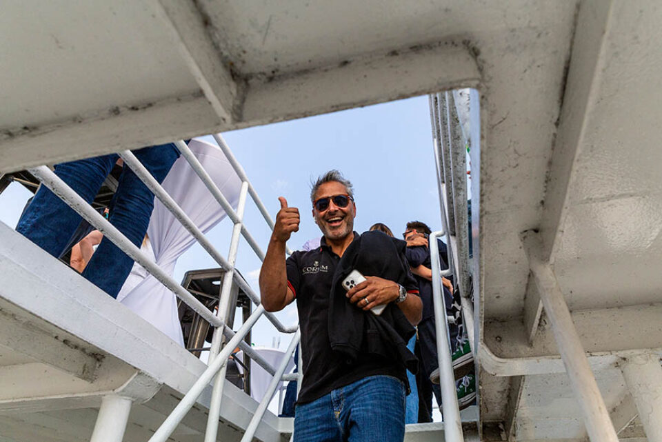 Montreal corporate event delegate giving thumbs up