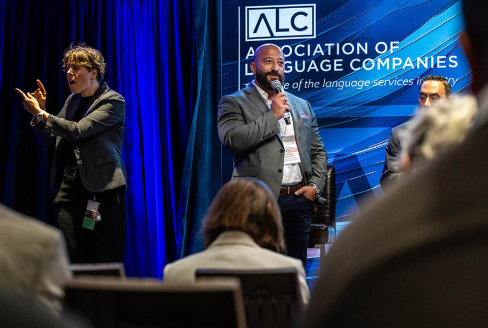 Event presenter and sign language interpreter, Montreal corporate event photography