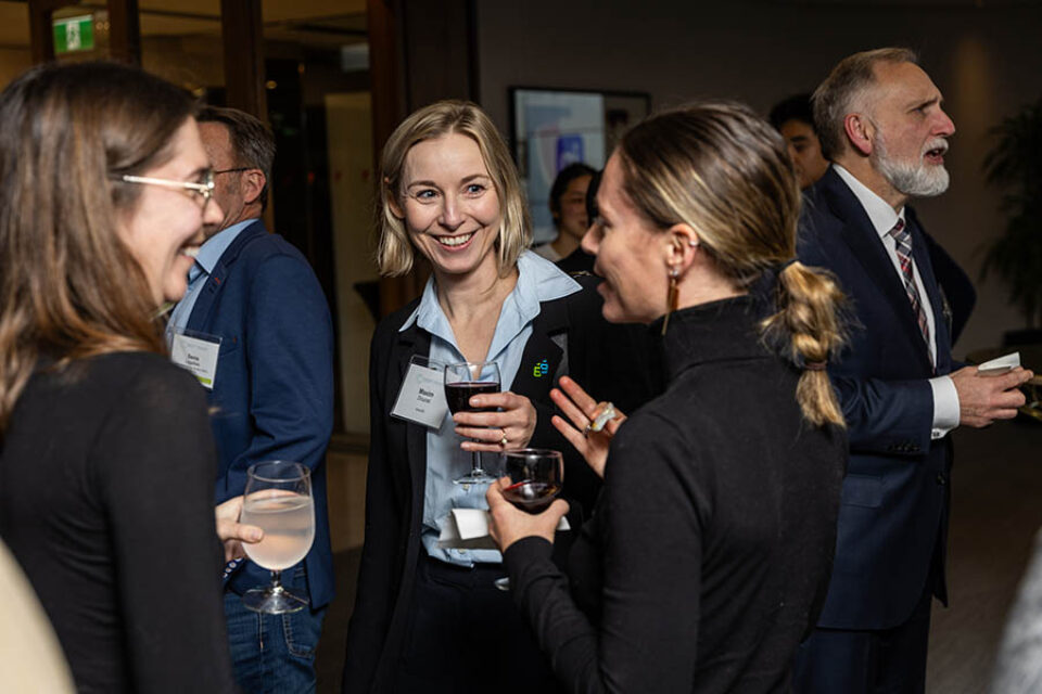 Corporate event attendees - Montreal networking event photographer