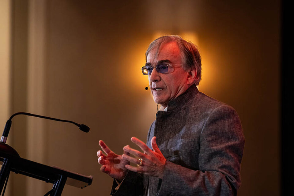 Ottawa event photographer - Daniel Lamarre giving a keynote