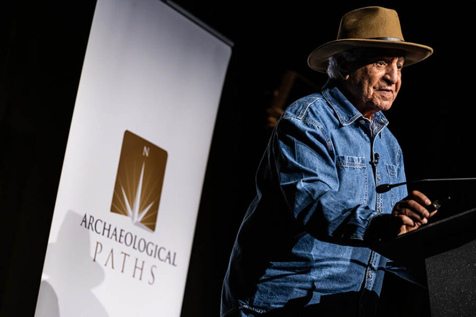 Dr Zahi Hawass giving presentation - event photography Montreal