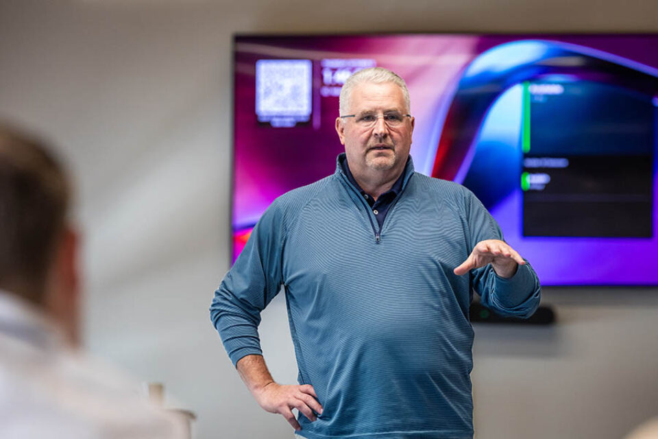 Montreal business workshop photographer image of a presenter