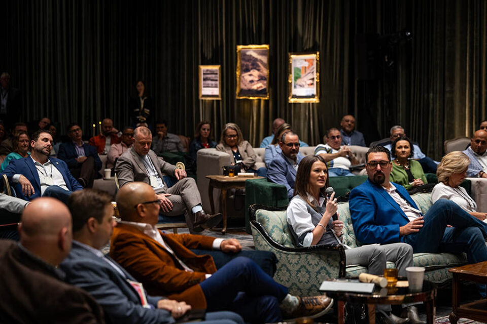 Conference Q and A session by Laval event photographer