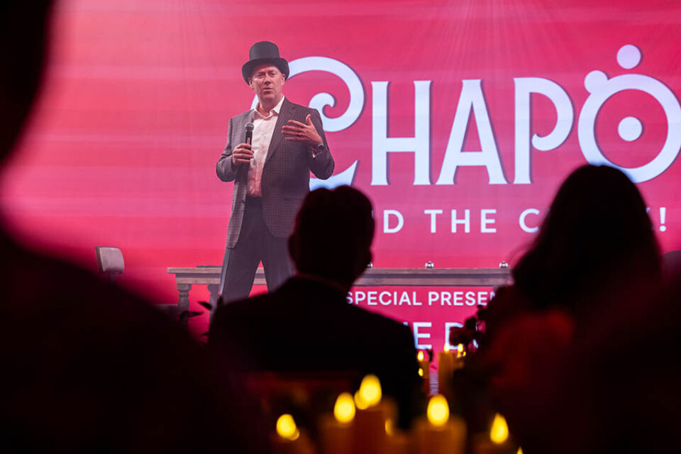 Gala dinner presenter at Laval business event