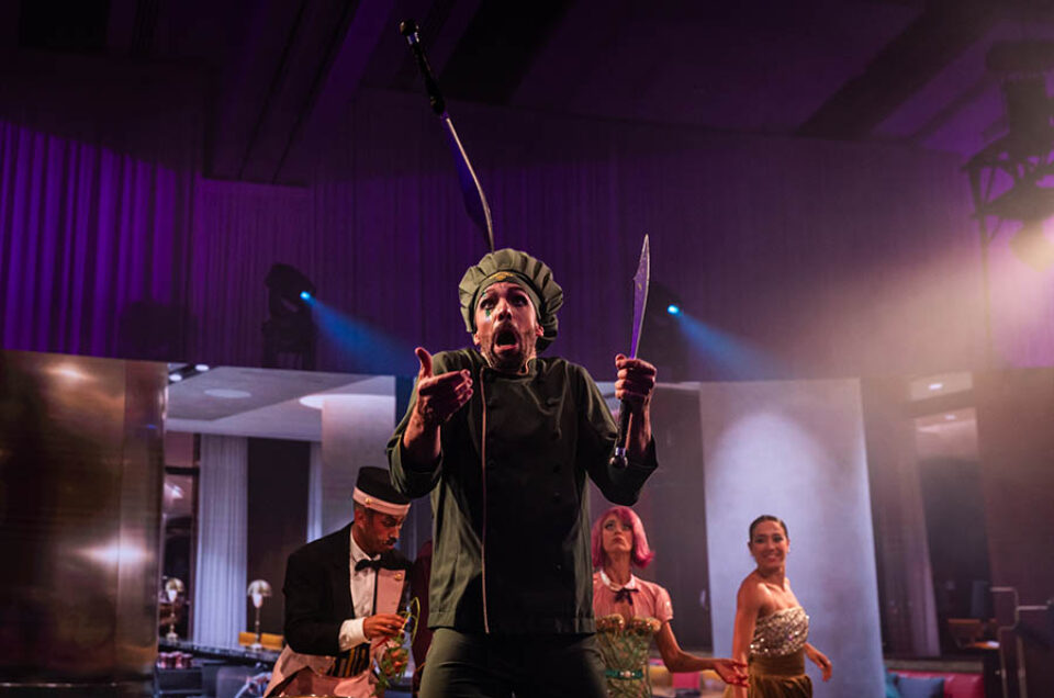 Laval corporate event Cirque du Soleil juggler